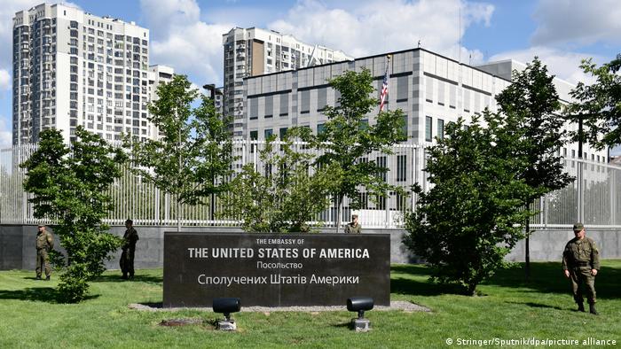 Tensión en Ucrania: EE.UU. ordena a familiares de empleados de su embajada a abandonar Kiev