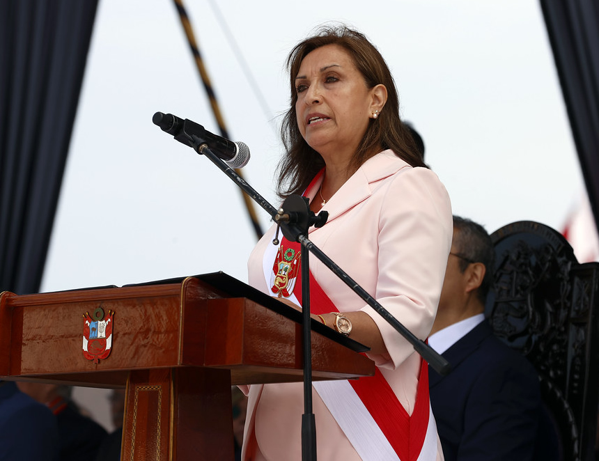 Ejecutivo propone proyecto que modifica Constitución vía RL para que Williams quede a cargo de la presidencia por viaje de Dina Boluarte