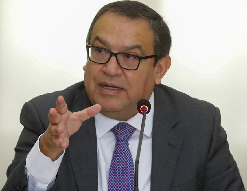 Puno: Policía encuentra molotov en tres individuos que atacaron el completo policial de Ilave