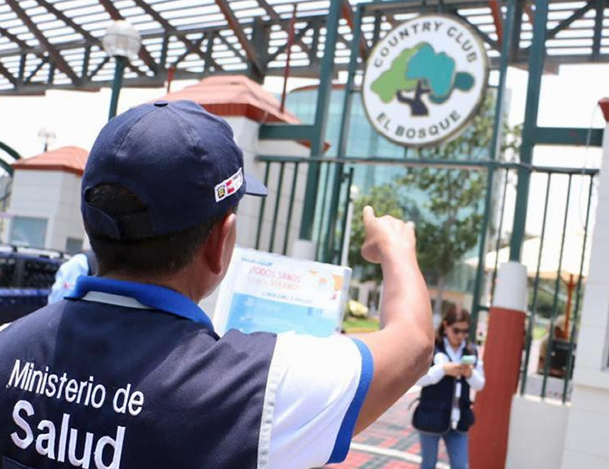 Keiko Fujimori llama guerrillero a Gustavo Petro y le pide que “no meta su nariz roja” en el Perú