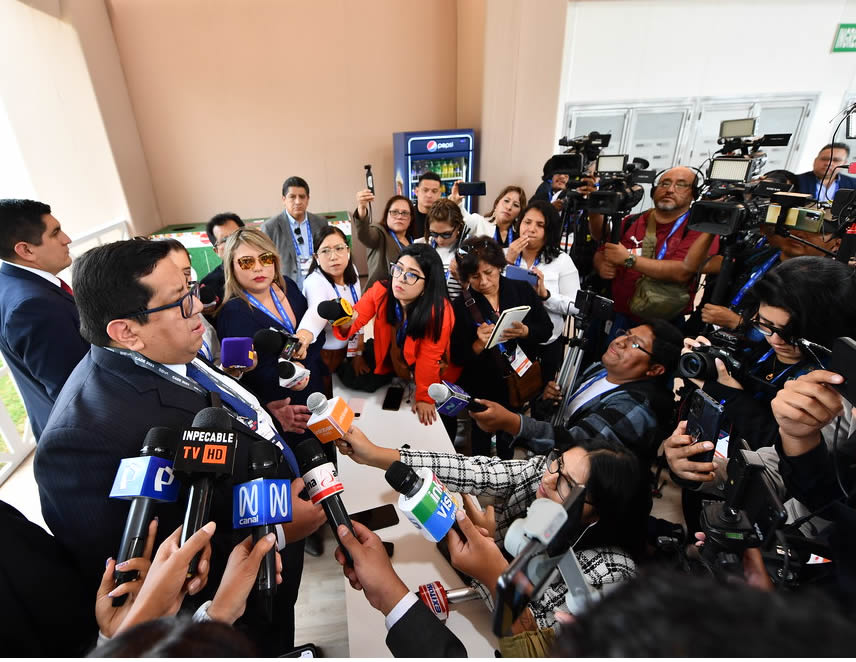 Martín Vizcarra consigue autorización judicial para desplazarse a Moquegua por 20 días