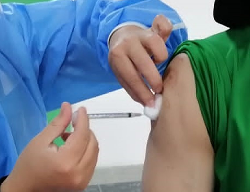 Vacunación al hombro (Foto: RegiónlaLibertad).