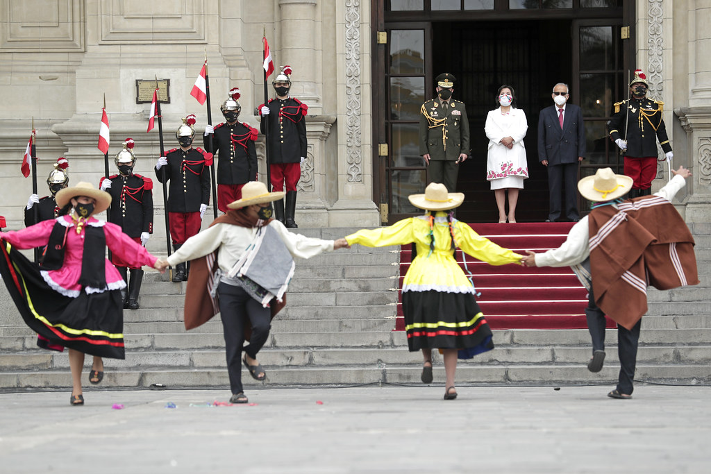 El “Cilulo” uno de las danzas tradicionales más famosas del carnaval de Cajamarca, se mostró hoy en Palacio de Gobierno (Fopo: Presidencia de la República).