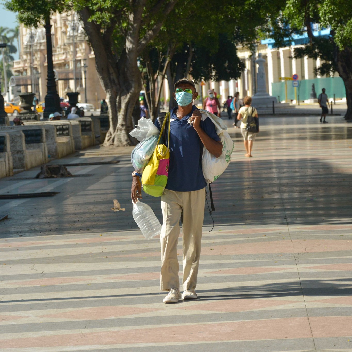  Gente común en Paseo del Prado, La Habana (Foto: Facebook).