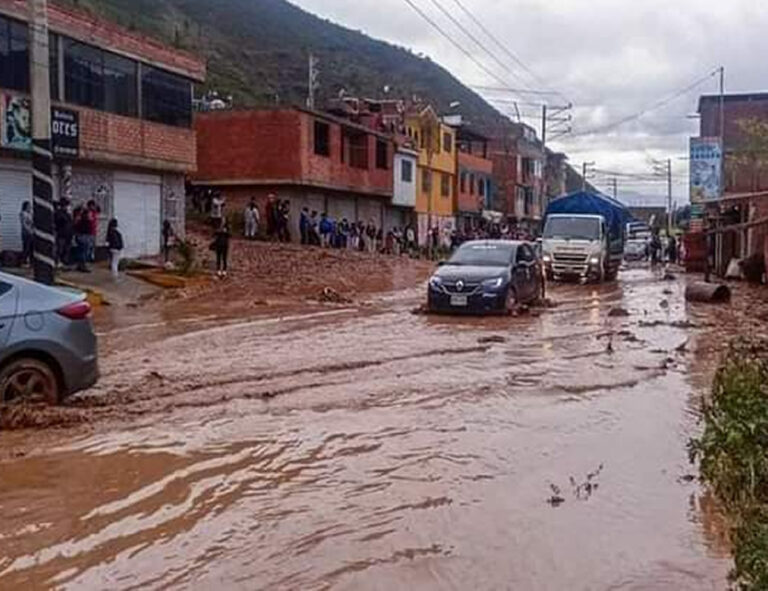 Ambo: Caída de huaycos afectan carretera central en el tramo Huánuco-Ambo