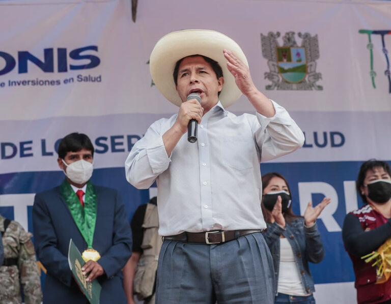 Pedro Castillo: “A petróleo revuelto, ganancia de vacadores”