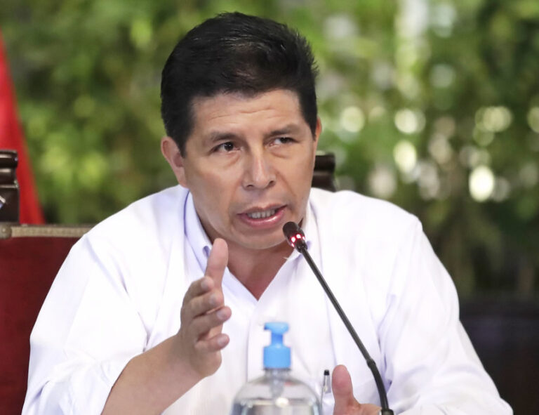 Pedro Castillo ratifica su total oposición a ley que somete al Congreso el derecho al referéndum