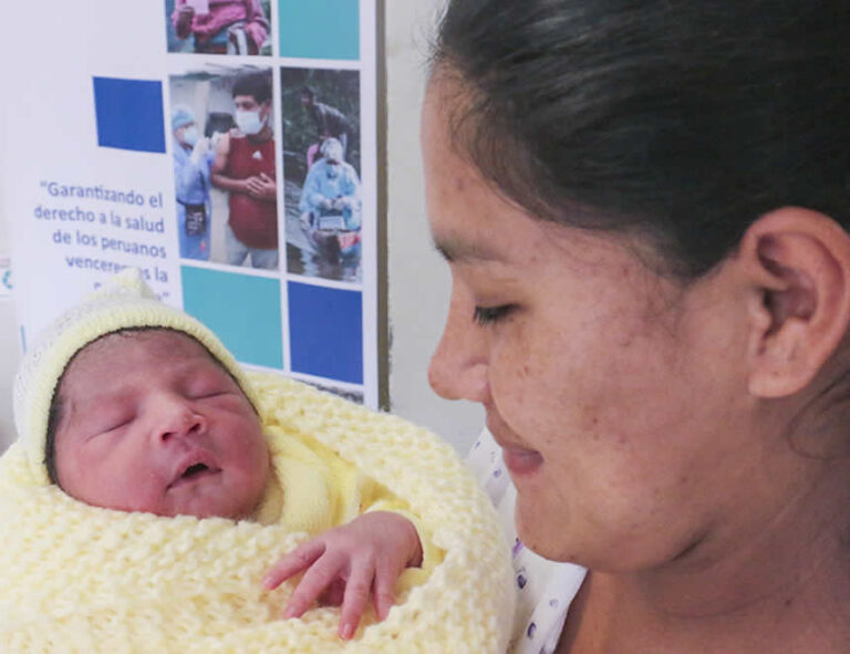 Exmaternidad de Lima: A las 00.04 horas nació el primer bebe del año