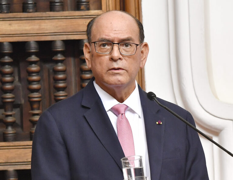 Canciller César Landa anuncia repatriación de USD $ 686 505 confiscados a Alejandro Toledo