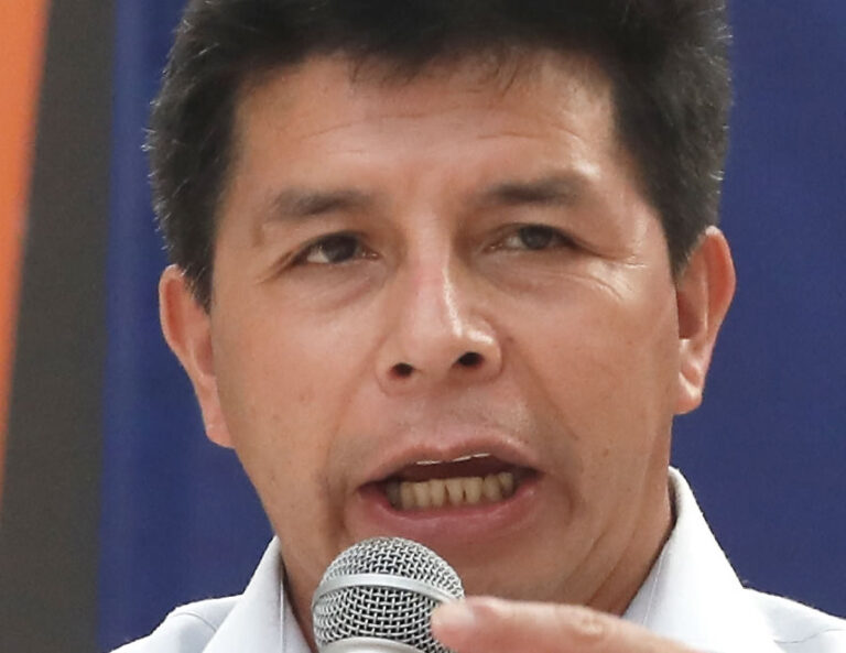 Pedro Castillo pide una vez más al Congreso “voltear la página” y descarta cierre del Legislativo