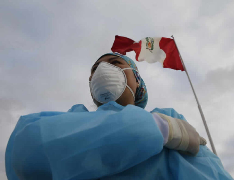 Covid 19: Seguirá vigente uso de la mascarilla y en adelante se exigirá carnet con tres dosis en el ingreso a lugares cerrados