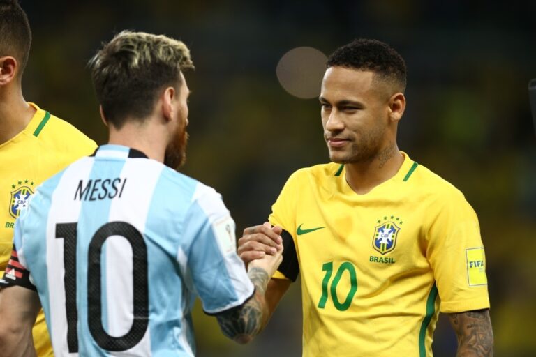 Neymar y Messi, los mejores delanteros de la fecha 17 de las Eliminatorias