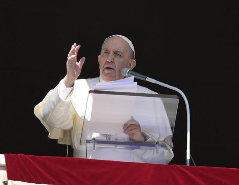 Papa Francisco: “En nombre de Dios, les pido: ¡detengan esta matanza!”
