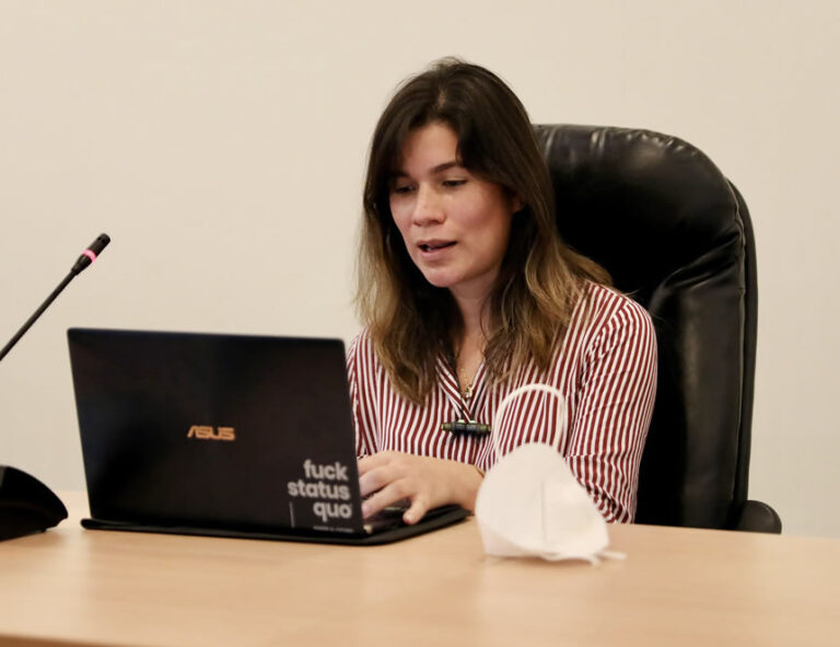 Trabajadores en teletrabajo tendrán los mismos derechos que los que laboran en oficina