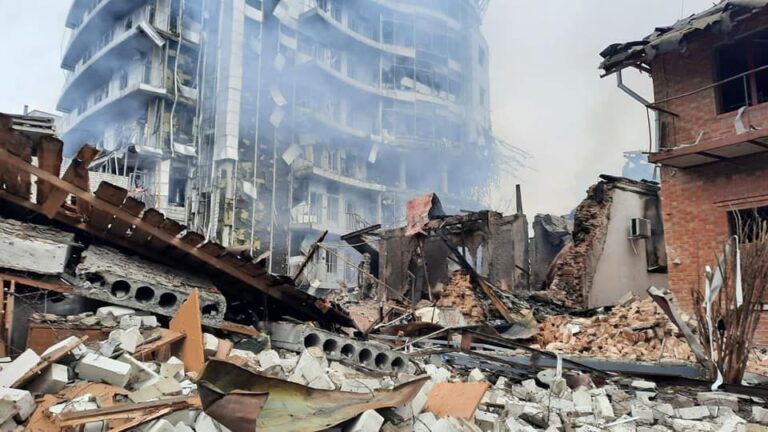 Rusia: Las Fuerzas Armadas anuncian un alto al fuego temporal y la apertura de corredores humanitarios