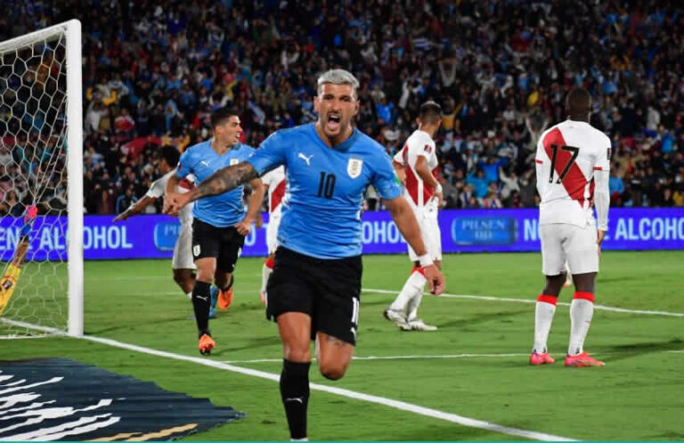 Perú pierde 1 a 0 ante Uruguay en medio de reclamos por aparente invalidez de gol del empate