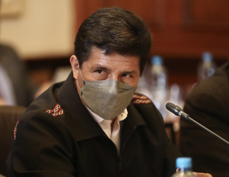 Pedro Castillo anunció en reunión con congresistas el levantamiento del toque de queda