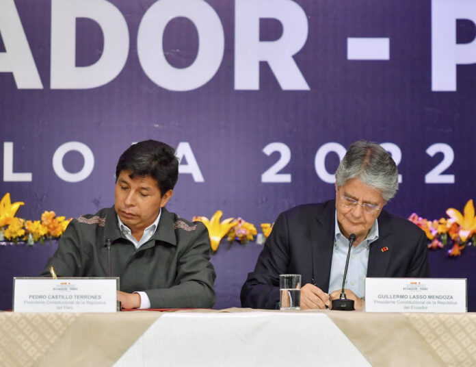 Pedro Castillo junto a su homólogo de Ecuador, Guillermo Lasso (Foto: Presidencia de la República).