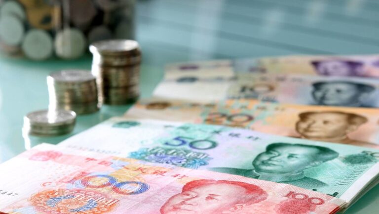 FMI evalúa el aumento del uso del yuan en las reservas mundiales de divisas