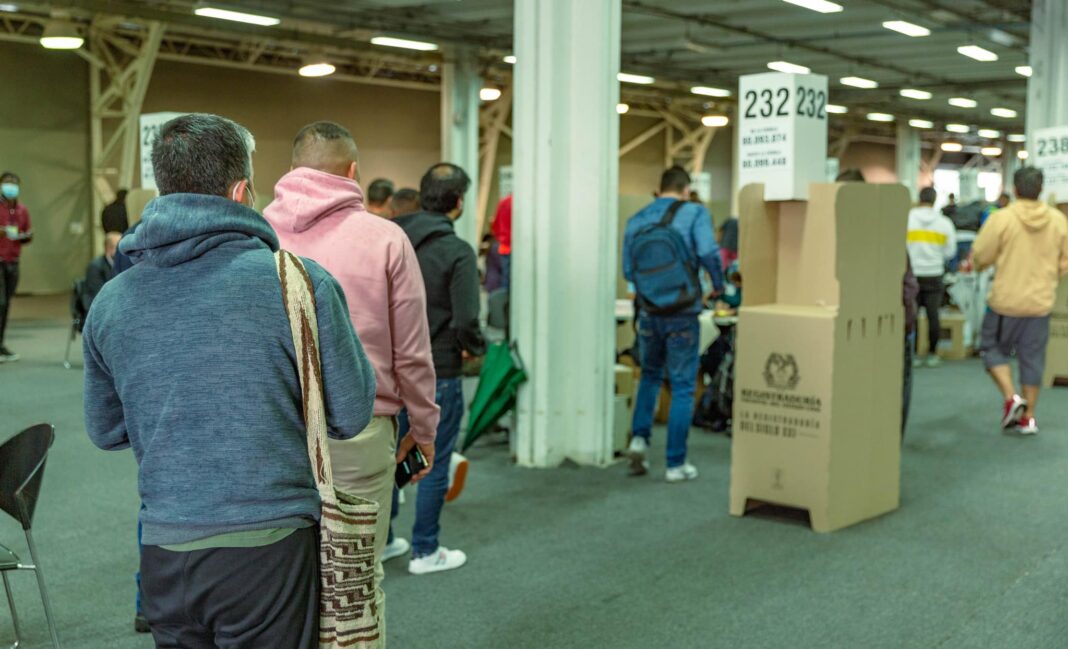 Los colombianos salieron masivamente a votar para elegir a su próximo presidente, en medio de un clima de polarización en todo el país. (Foto: Registraduría Nacional del Estado Civil de Colombia).