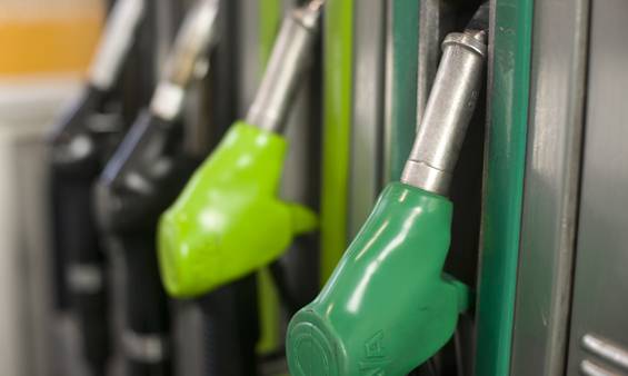 Gobierno aplaza hasta el 1 de enero la exigencia de uso y comercialización de Gasolinas regular y Premium (Foto: Repsol)..