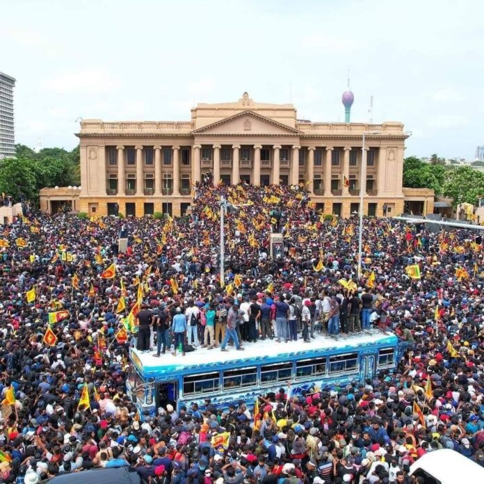 Protestas en Sri Lanka (Foto: Lankadeepa Facebook)