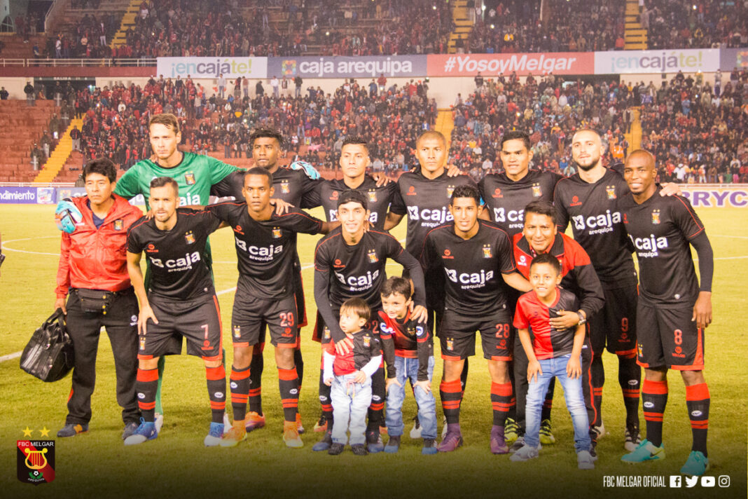 Melgar juega hoy de visita ante Independiente del Valle por las semifinales del torneo (Foto:fbcmelgar.com.pe).