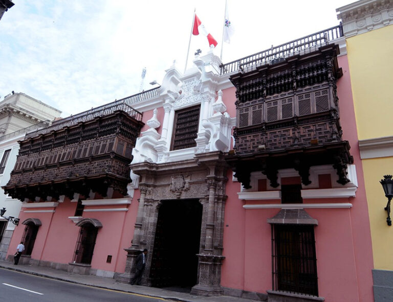 Cancillería: Embajadores políticos cesarán en sus funciones antes del termino del gobierno