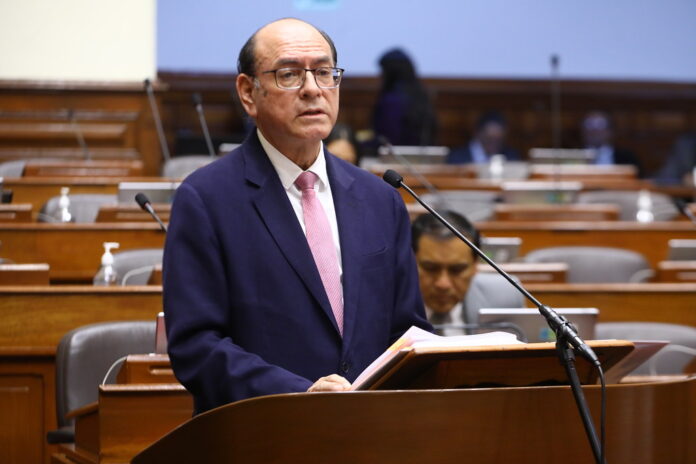 César Landa respondió durante en el pliego interpelatorio realizado en el Pleno del Congreso (Foto: Congreso de la República).