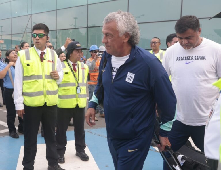 ¡Emocionante! Alianza Lima fue ovacionado en su regreso a Lima, tras clasificar a Fase 3