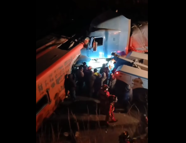 Fatal accidente: colisión de bus con camión en la vía Juliaca-Arequipa provoca 7 muertos