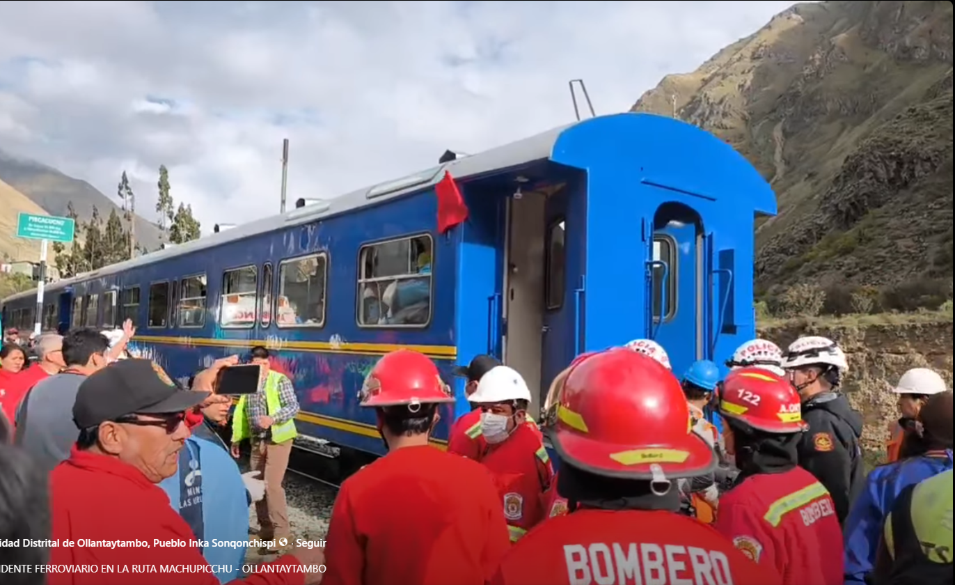 Tragedia ferroviaria provocó la muerte de maquinista y dejó heridos a decenas de pasajeros (Fotp: Facebok). 