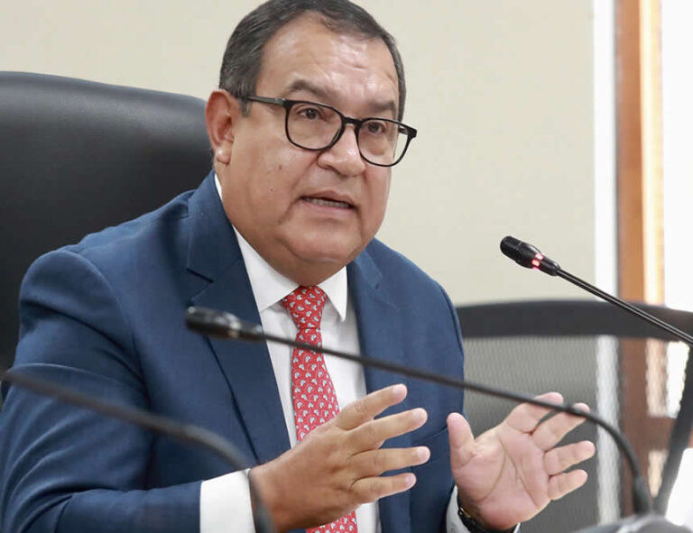 Alberto Otárola: Dina Boluarte no informó sobre la operación a que se sometió en junio de 2023