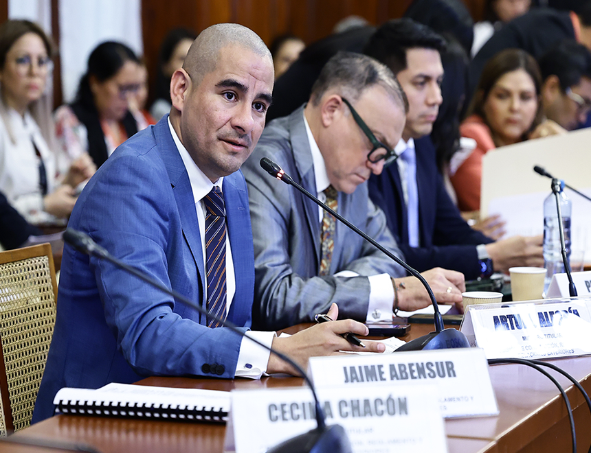 Arturo Alegría , de Fuerza Popular 
