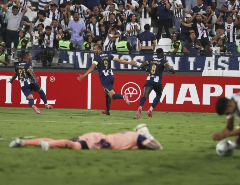 Una noche inolvidable: Alianza Lima venció 3-2 a Talleres con gol agónico de Barcos