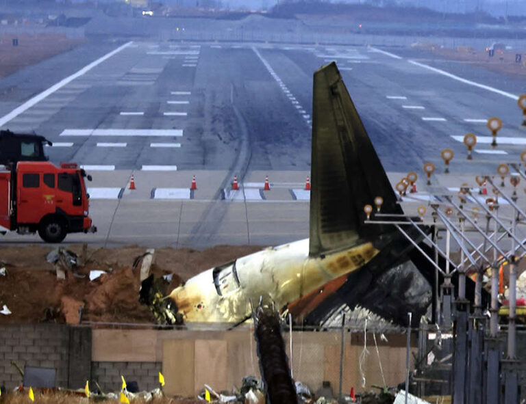 Corea del Sur: ¿qué pasó con el Boeing 737 de Jeju Air que estalló en llamas mientras aterrizaba?