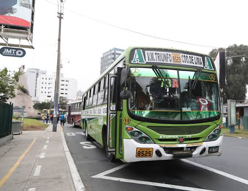 Transportistas: Gobierno cumple el primer acuerdo con gremios y dicta descuento del 90 % en multas de tránsito