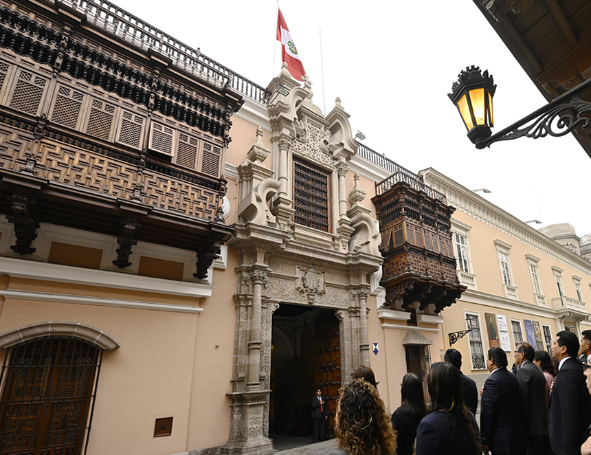 Embajadores políticos: ¿Es un exceso la designación de personajes mediáticos como representantes diplomáticos? (Foto: Cancillería de Perú).
