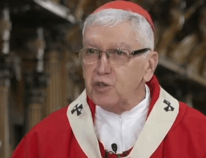 Cardenal Castillo arremete contra retórica belicista de Donald Trump