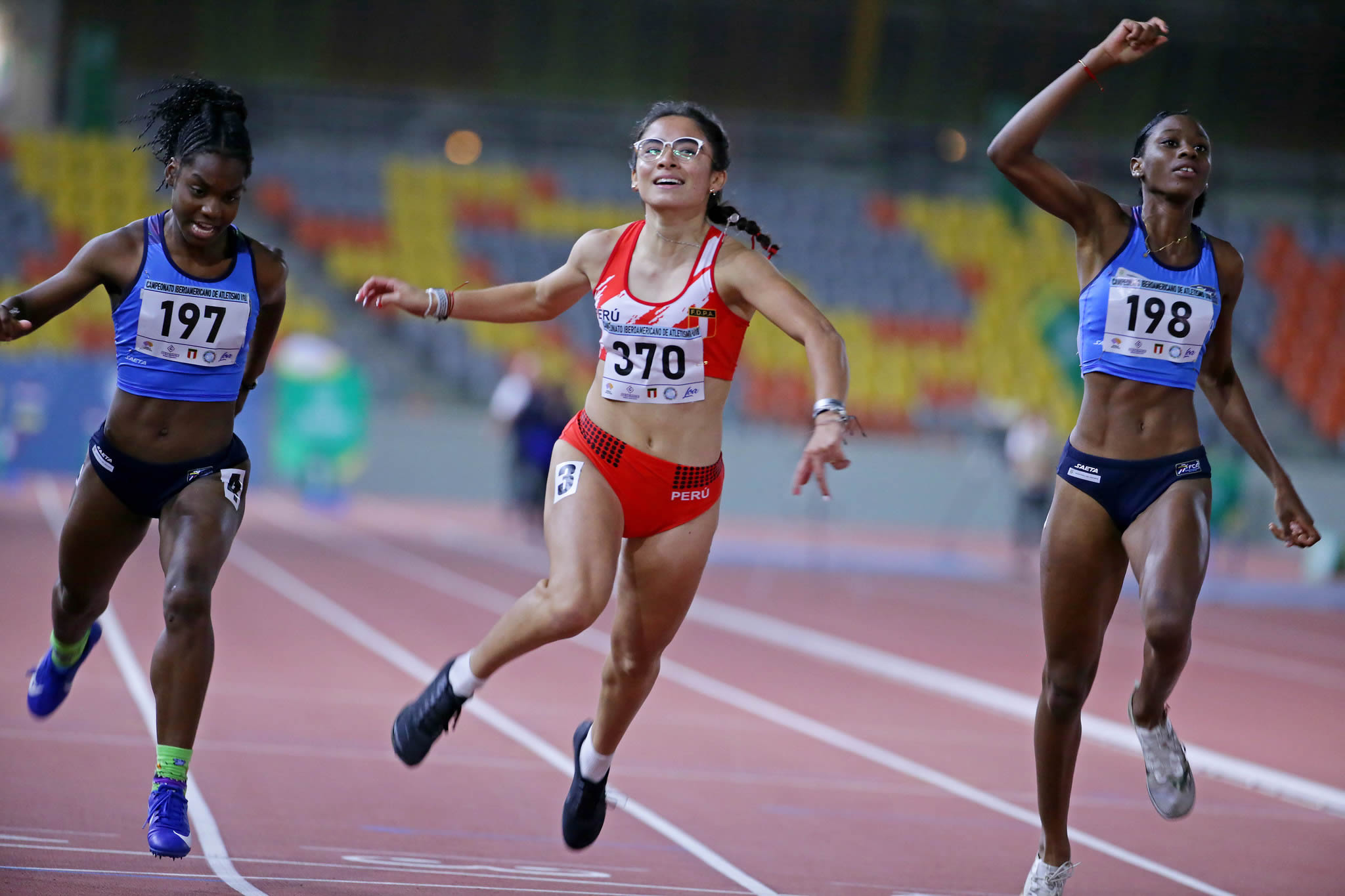 Cayetana Chirinos: precisos momentos que la atleta nacional ganó la medalla de oro en 100 metros en Iberoamericano de Atletismo (Foto: Proyecto Especial Legado).