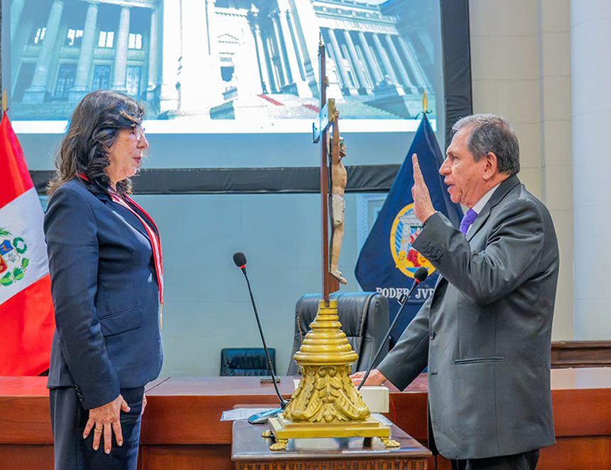 César Luna Victoria León continuará al frente de la SUNAT por los próximos cinco años (Foto: Sunat).