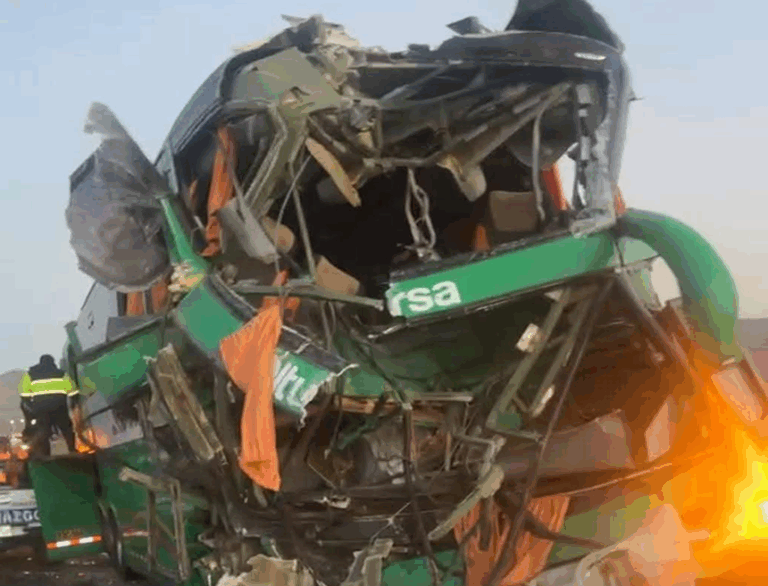 Accidente fatal: camioneta cae a abismo y mueren 8, en la via Ticrapo–Mollepampa, Huancavelica
