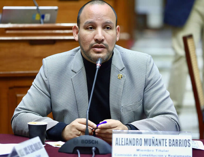 La Comisión de Constitución y Reglamento aprobó los dictámenes de los reglamentos del Congreso de la República, de la Cámara de Diputados y del Senado (Foto: Congreso de la República).