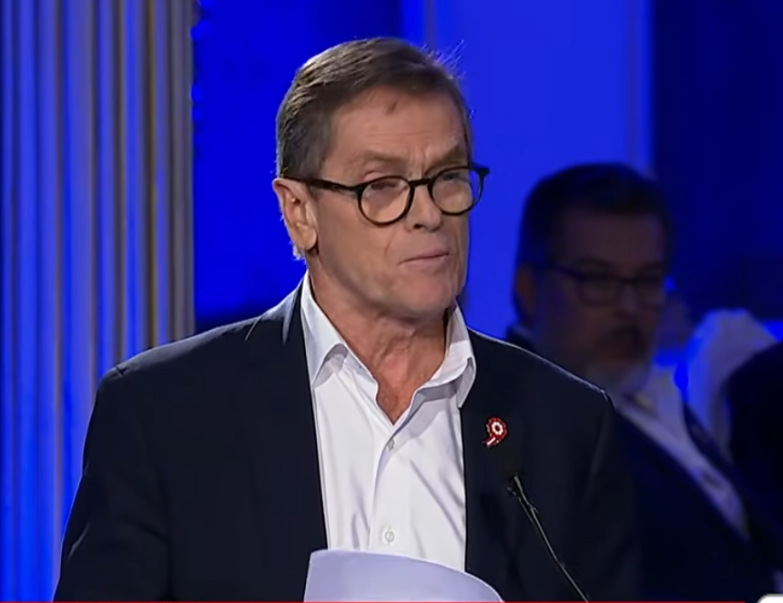 Carlos Neuhaus, de Fuerza Popular expone en el debate técnico (Captura video).