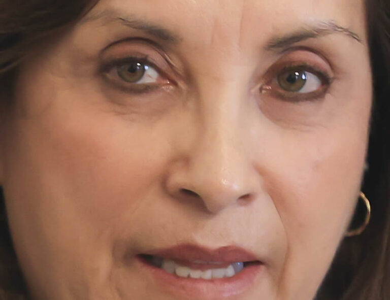 Dina Boluarte: Consejo de Ministros duplica el sueldo de la presidente de la República
