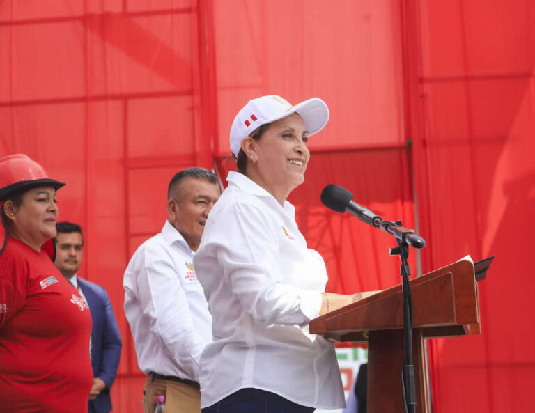 Dina Boluarte pone en entredicho el trabajo de las encuestadoras a las que incluso se refirió con sarcasmo