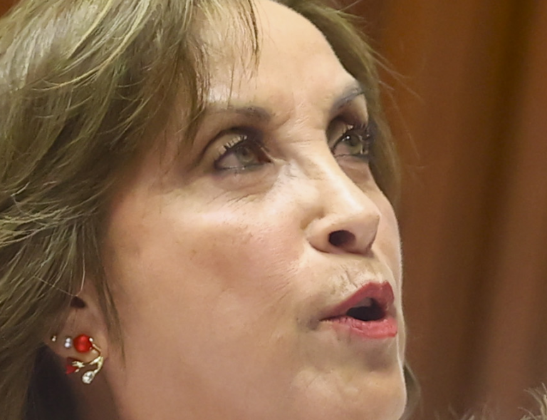 Dina Boluarte se libera de investigaciones fiscales: TC suspende las acciones fiscales abiertas en su contra