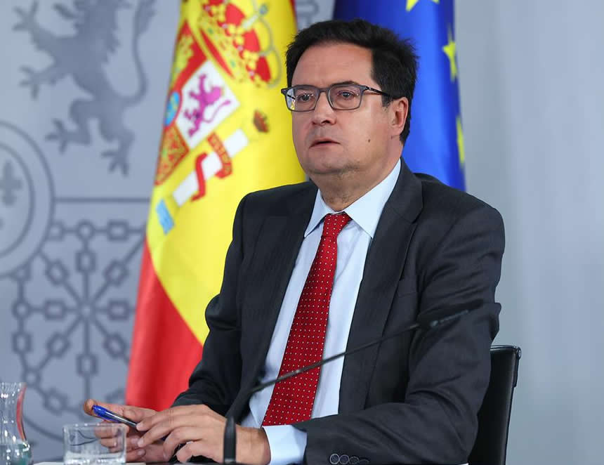Ministro para la Transformación Digital y de la Función Públíca, Óscar López, durante la rueda de prensa posterior al Consejo de Ministros. (Pool Moncloa/Fernando Calvo).