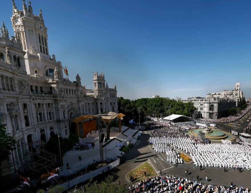 Decenas de miles de personas toman plazas emblemáticas como la Puerta del Sol o la Plaza de Cibeles en Madrid y se movilizan en ciudades como Palma de Mallorca, Valencia o Segovia (Foto: Facebook).