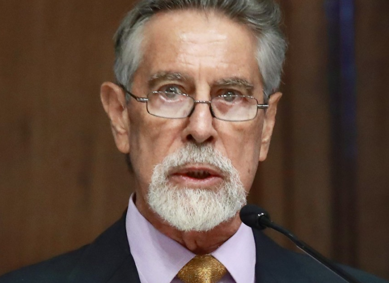 Francisco Sagasti se queda sin posibilidad de postular a la presidencia en el 2026